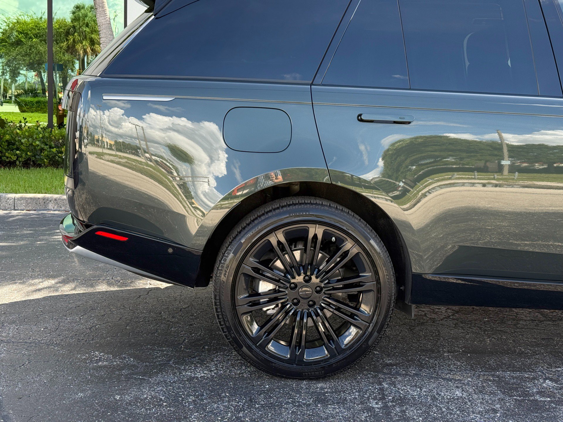 Used 2026 Land Rover Range Rover SE AWD/4WD image 5