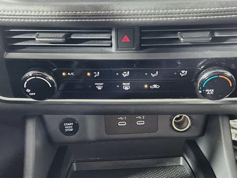 Used 2024 Nissan Rogue S FWD image 26