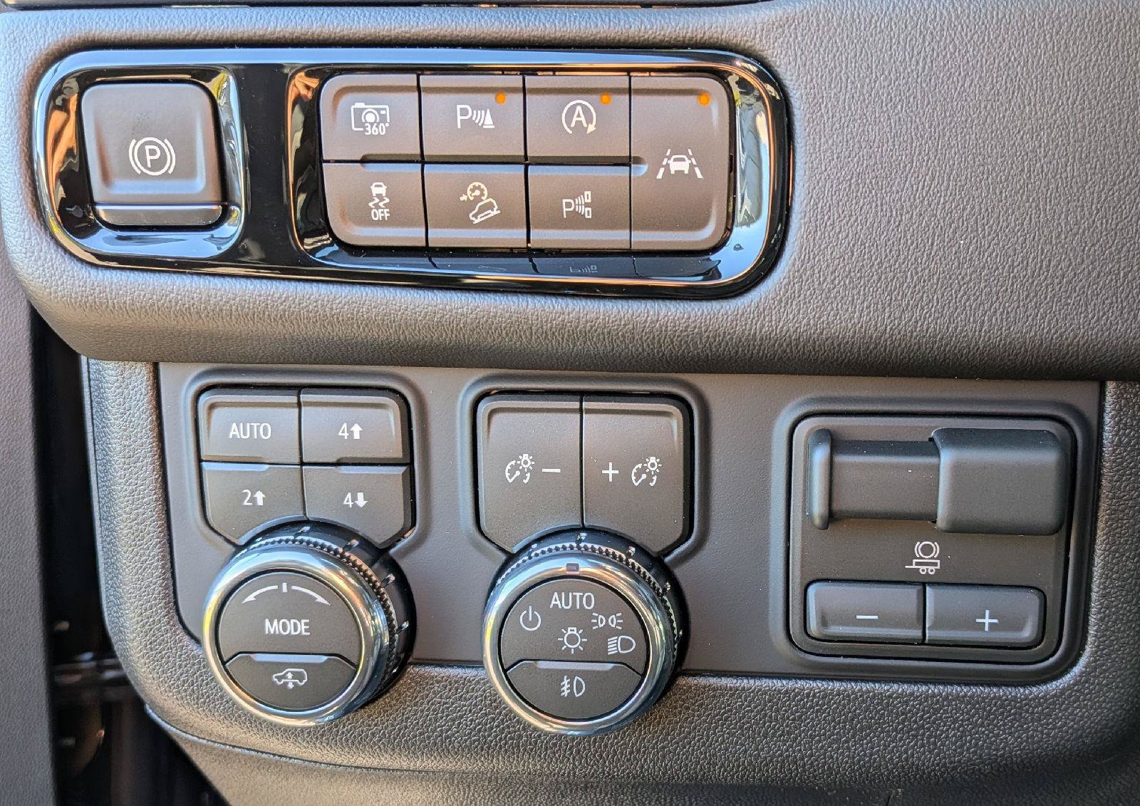 New 2027 GMC Yukon AT4 w/ AT4 Premium Plus Package AWD/4WD image 16
