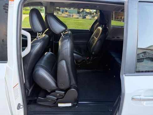 Used 2015 Toyota Sienna SE Premium FWD image 72