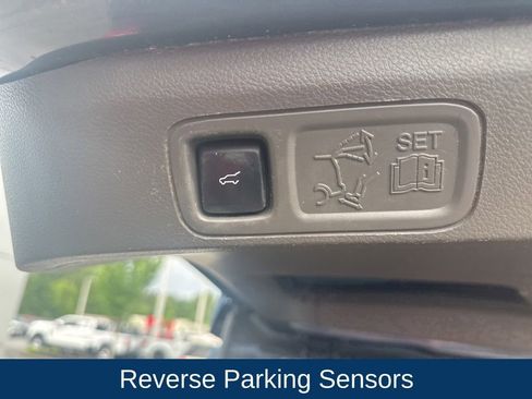 Used 2020 Ford Expedition XLT w/ Equipment Group 202A RWD image 8