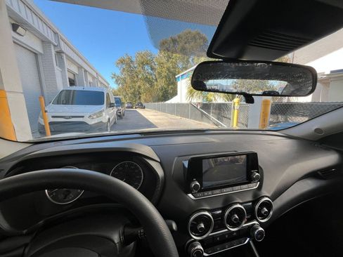 Used 2025 Nissan Sentra S image 31