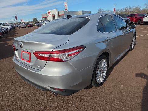 Certified 2020 Toyota Camry XLE image 3