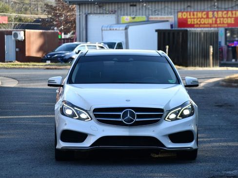 Used 2014 Mercedes-Benz E 550 4MATIC Sedan image 2