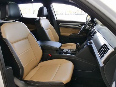 Used 2022 Volkswagen Atlas Cross Sport SE image 15