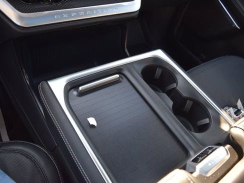 New 2025 Ford Expedition Platinum w/ Stealth Performance Package image 13