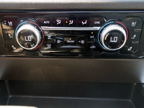 Used 2022 GMC Sierra 1500 SLT w/ SLT Convenience Package AWD/4WD image 53