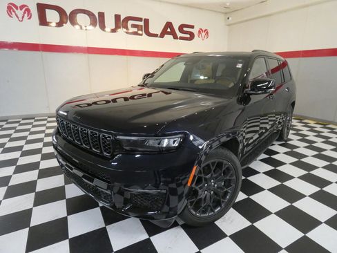 Used 2024 Jeep Grand Cherokee L Summit w/ Advanced Protech Group IV image 1