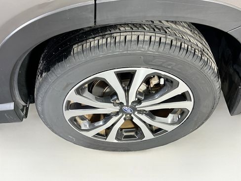 Used 2023 Subaru Forester Limited w/ Popular Package #3 image 32