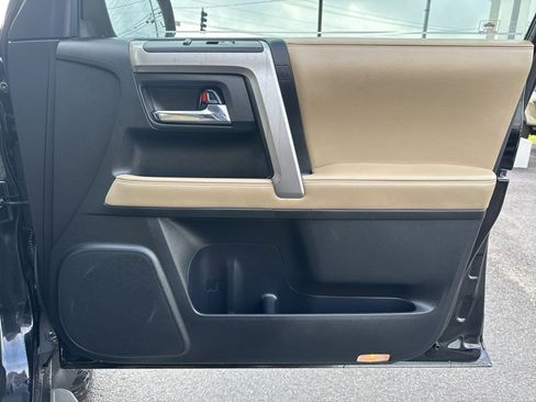 Used 2018 Toyota 4Runner SR5 Premium RWD image 25