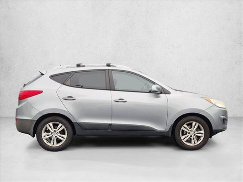 Used 2011 Hyundai Tucson GLS w/ Navigation Pkg 2 AWD/4WD image 4