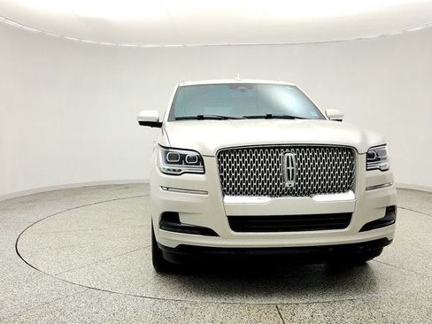 Used 2024 Lincoln Navigator L Reserve AWD/4WD image 2
