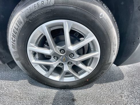 Used 2024 Chevrolet Equinox LT FWD image 32