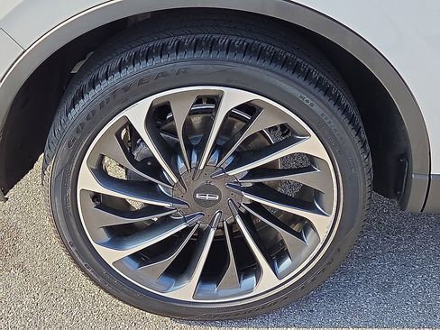 Used 2023 Lincoln Aviator Reserve w/ Equipment Group 201A image 7