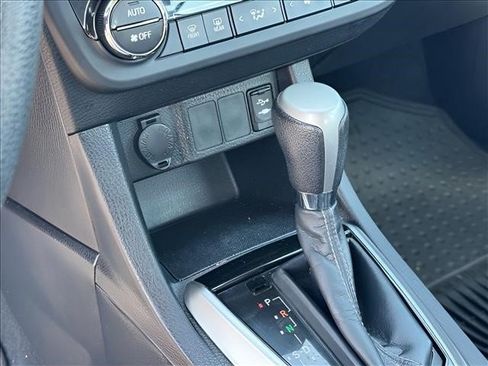 Used 2015 Toyota Corolla LE FWD image 21