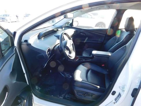 Used 2018 Toyota Prius Prime Advanced image 12