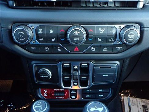 New 2026 Jeep Wrangler Unlimited Rubicon image 18