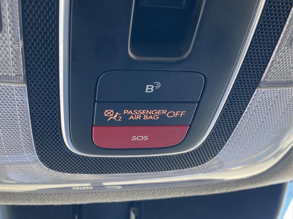 Used 2025 Hyundai Elantra SEL FWD image 31