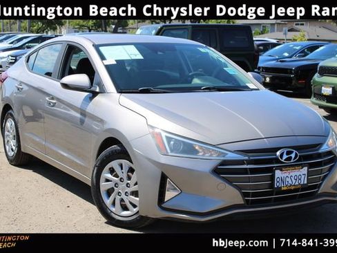 Used 2020 Hyundai Elantra SE w/ Cargo Package (C1) FWD image 1