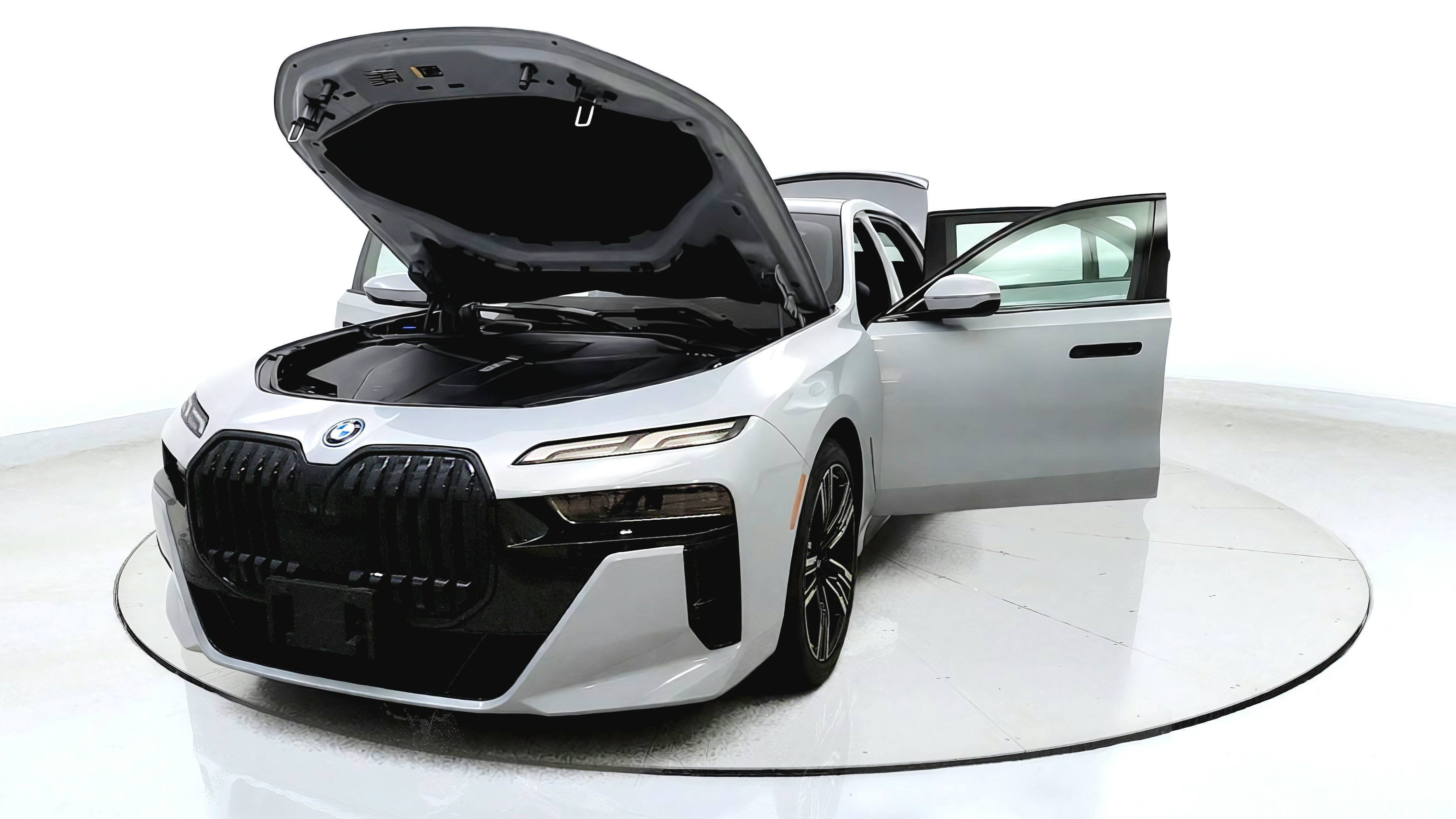 Used 2023 BMW i7 xDrive60 w/ Parking Assistance Package AWD/4WD image 10