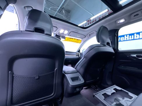 Used 2025 Volvo V60 B5 Cross Country Plus image 39