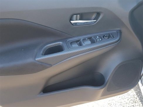 Certified 2021 Nissan Versa SV image 9