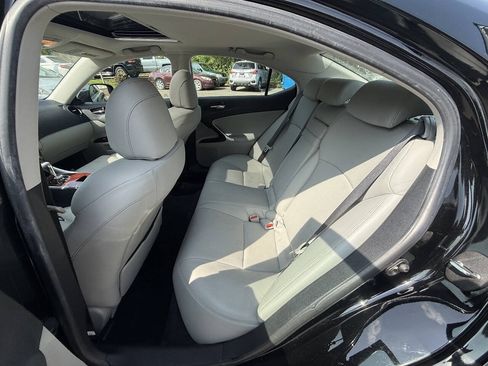 Used 2006 Lexus IS 250 w/ Premium Pkg RWD image 17