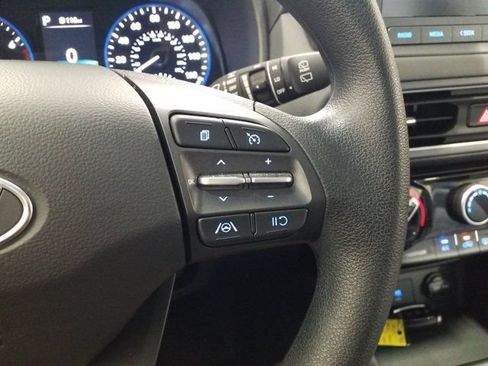 Used 2022 Hyundai Kona SEL AWD/4WD image 5