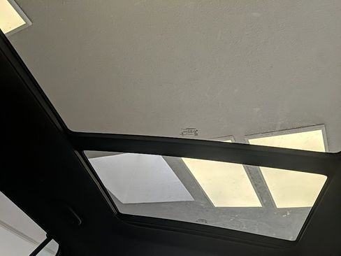 Used 2021 Jeep Grand Cherokee L Overland w/ Luxury Tech Group IV image 34