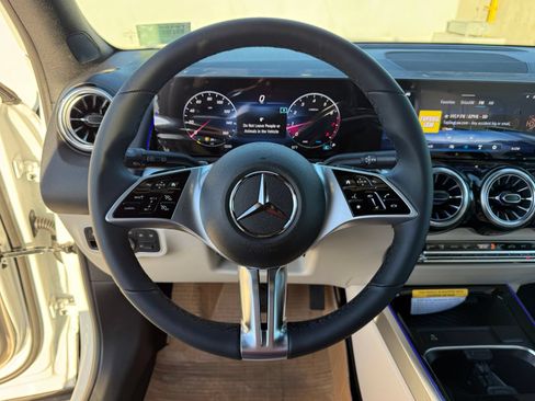 New 2026 Mercedes-Benz GLB 250 image 22