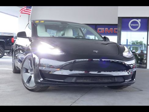 Used 2022 Tesla Model 3 RWD image 1