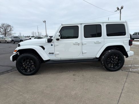 Used 2021 Jeep Wrangler Unlimited Sahara image 4