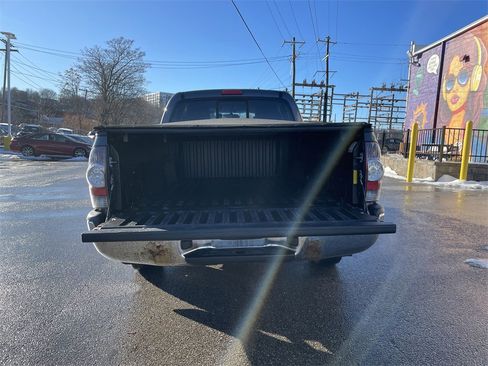 Used 2011 Toyota Tacoma 2WD Access Cab image 13