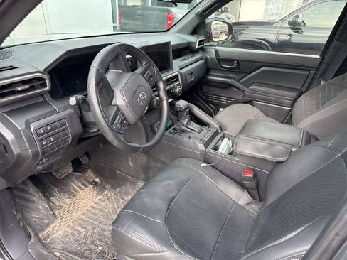 Used 2025 Toyota Tacoma SR image 4