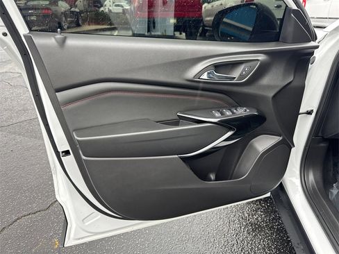 Used 2025 Chevrolet Trax RS w/ Driver Confidence Package image 11
