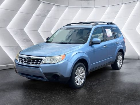 Used 2011 Subaru Forester 2.5X Premium w/ All-Weather Pkg AWD/4WD image 3