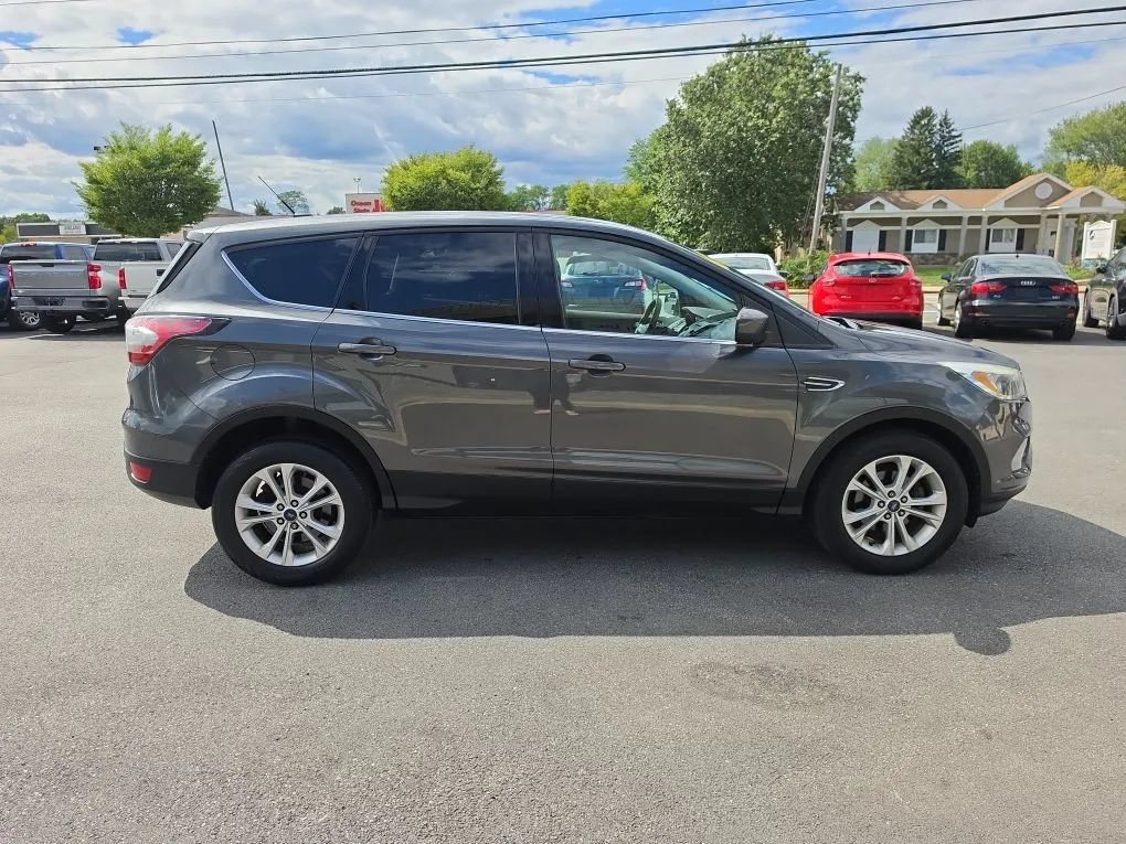 Used 2017 Ford Escape SE FWD image 8