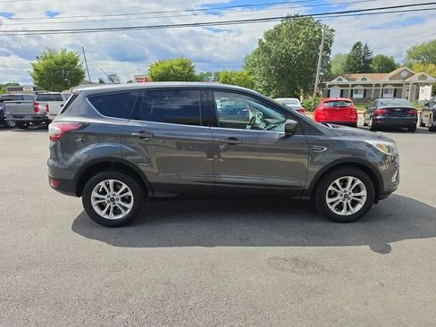 Used 2017 Ford Escape SE FWD image 8