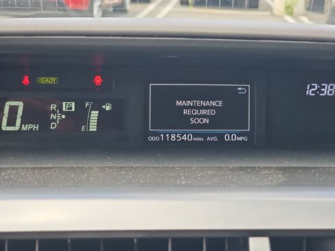 Used 2017 Toyota Prius V Four w/ Carpet Mat Package FWD image 18