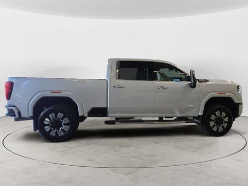 Used 2024 GMC Sierra 3500 Denali w/ Denali Reserve Package AWD/4WD image 4