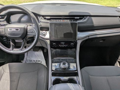 Used 2023 Jeep Grand Cherokee L Laredo AWD/4WD image 13