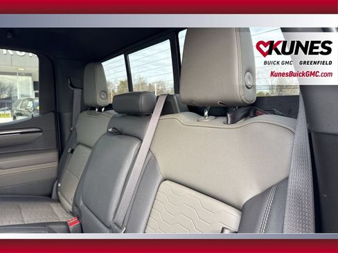Used 2023 Chevrolet Silverado 1500 ZR2 w/ Technology Package AWD/4WD image 39