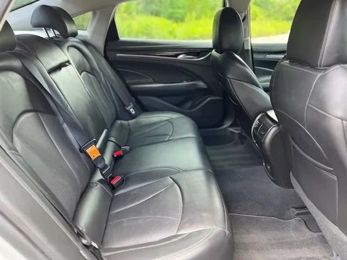 Used 2018 Buick LaCrosse Essence FWD image 16