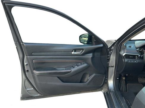 Used 2019 Nissan Altima 2.5 SR image 9