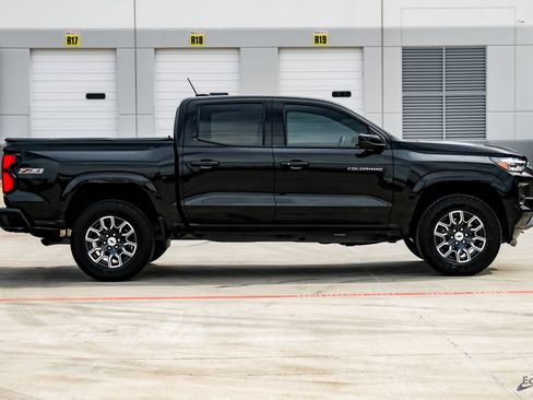 Used 2024 Chevrolet Colorado Z71 w/ Z71 Convenience Package 2 image 16