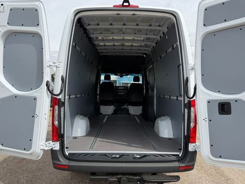 New 2026 Mercedes-Benz Sprinter 2500 image 24