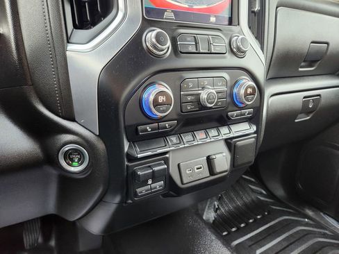 Used 2022 GMC Sierra 2500 SLE w/ SLE Value Package; image 11