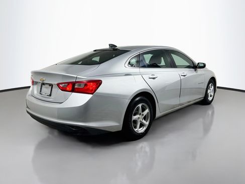 Used 2018 Chevrolet Malibu LS FWD image 4