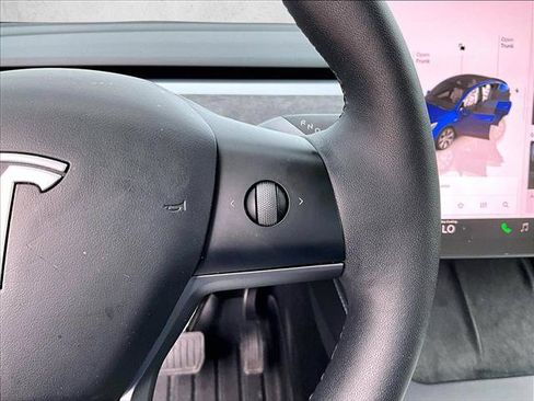 Used 2024 Tesla Model Y Long Range AWD/4WD image 21