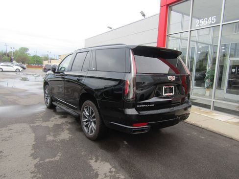 Used 2021 Cadillac Escalade Sport w/ Heavy-Duty Trailer Package AWD/4WD image 7